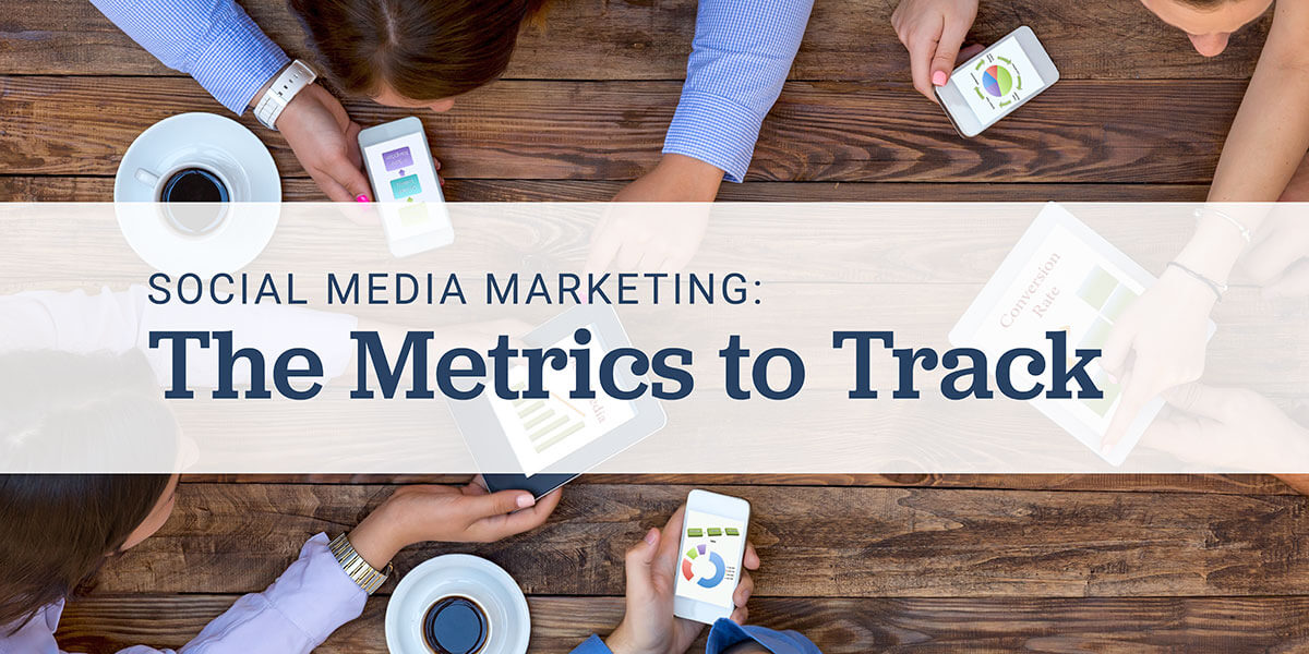 collaborating on smart phones - social media marketing